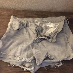 Old Navy boyfriend jean shorts gray wash size 12